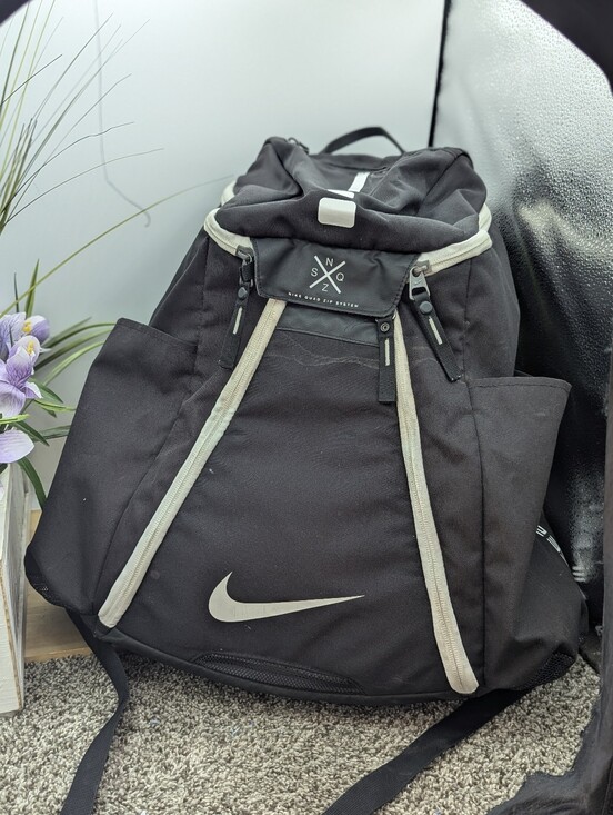 black nike backpack elite Commuter (15L) With Air Max comfort on the shoulder straps and a bold varsity aesthetic Nike Varsity Elite Backpack (32L)